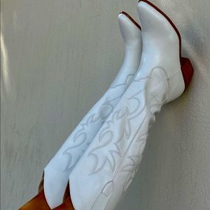 Princess Polly white cowgirl boots- size 10. Brand new, never worn.